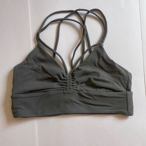 Lululemon Cross strap Bra SIZE 8**